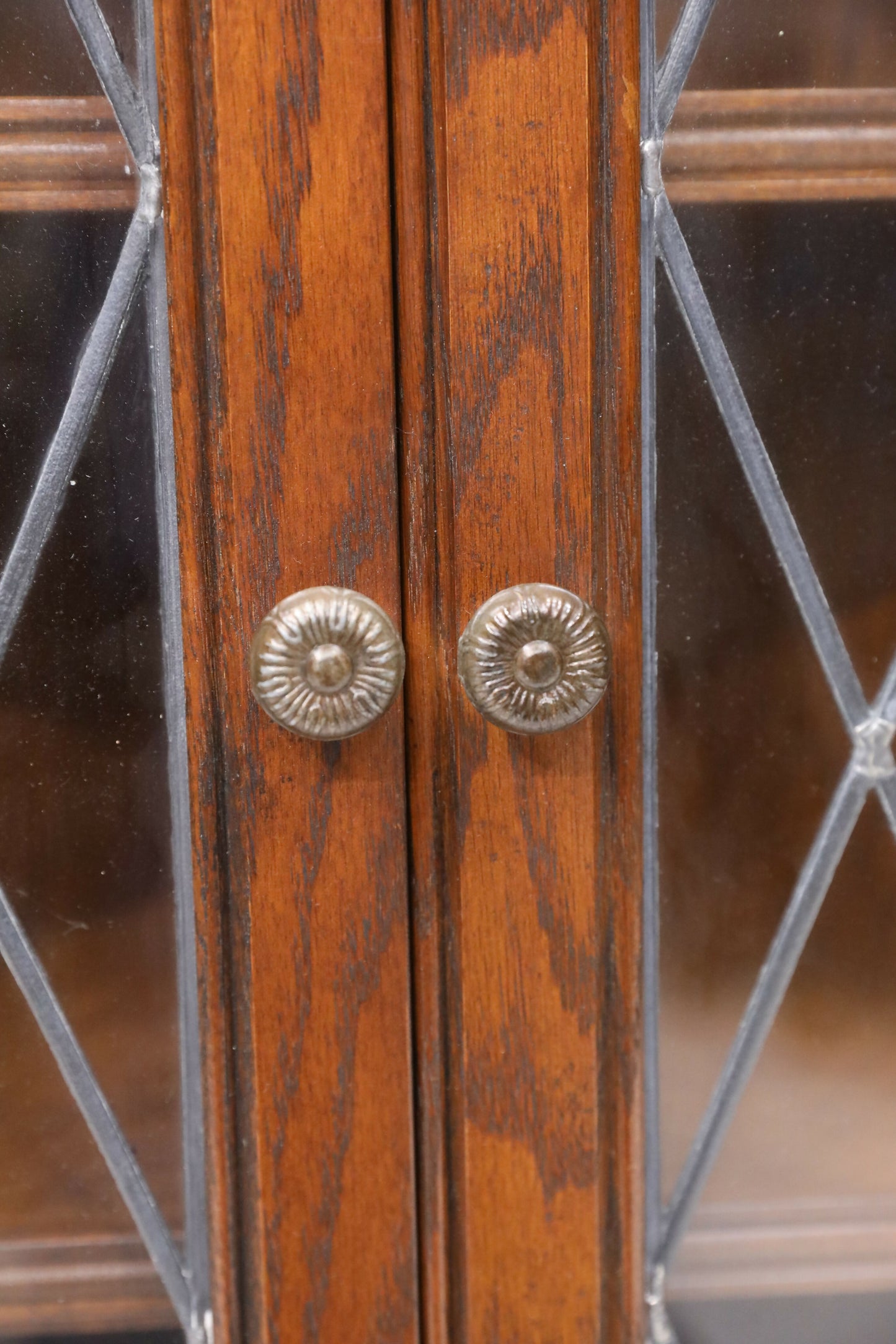 Old Charm Oak Hanging Corner Display Cabinet Tudor Brown #1914 FREE UK Delivery. SBR9573/1909D