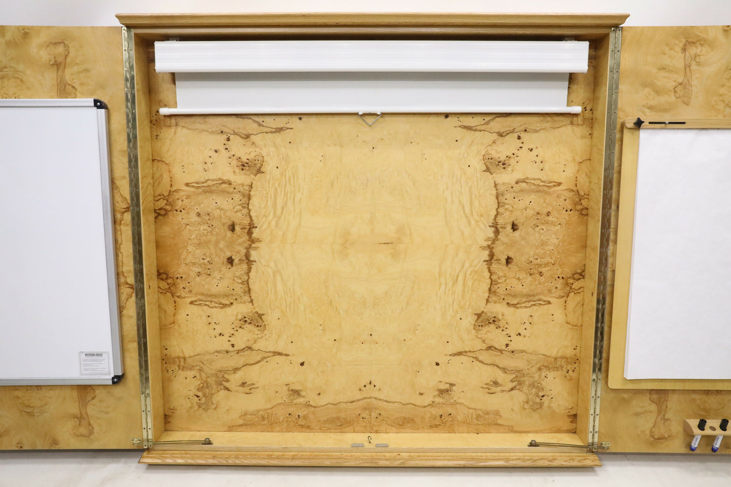 Boardroom 3 Media Hanging Display Unit/Display Projector Screen FREE UK Delivery. SBR9254/1906D