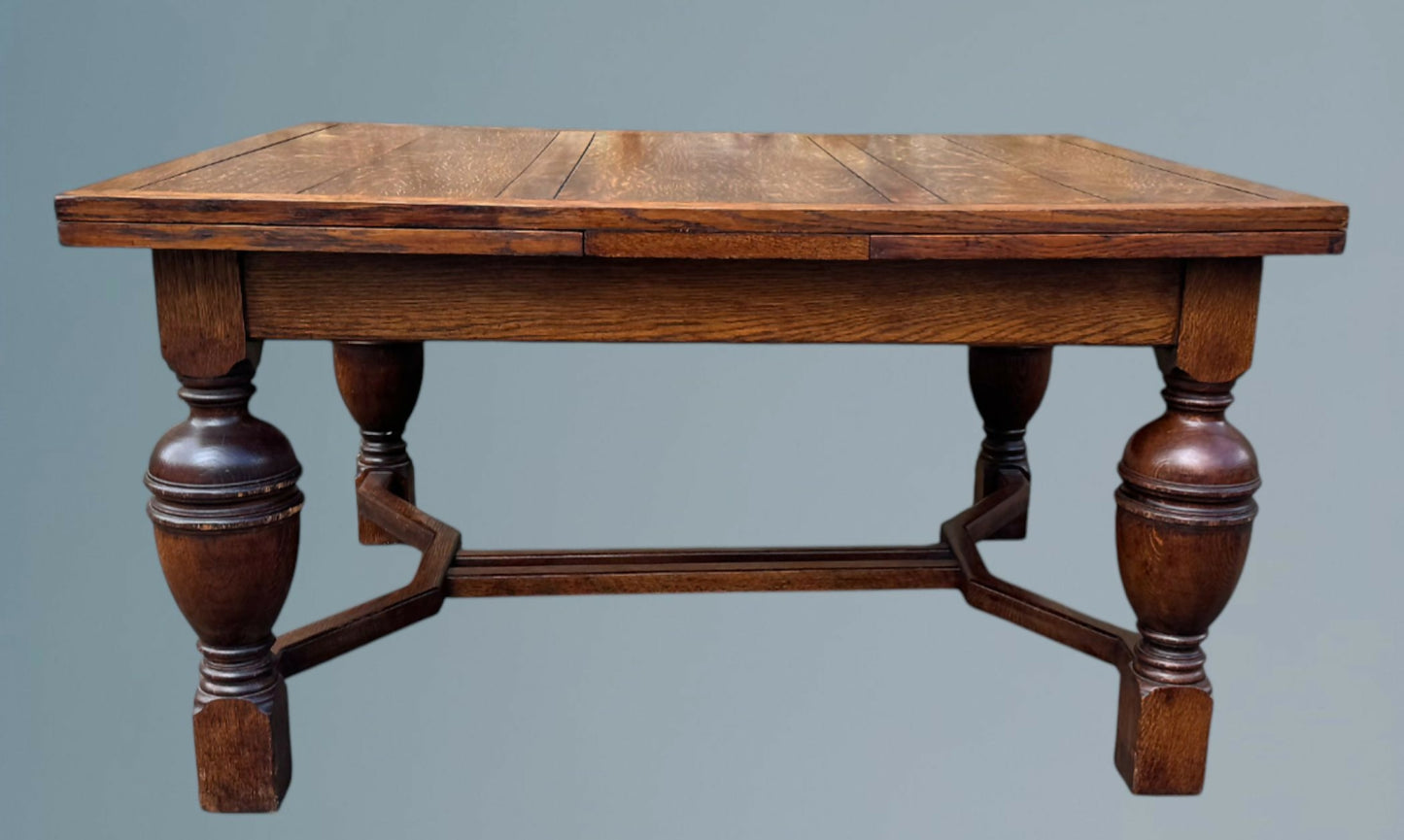 Oak Draw Leaf Dining Table - Seats 8