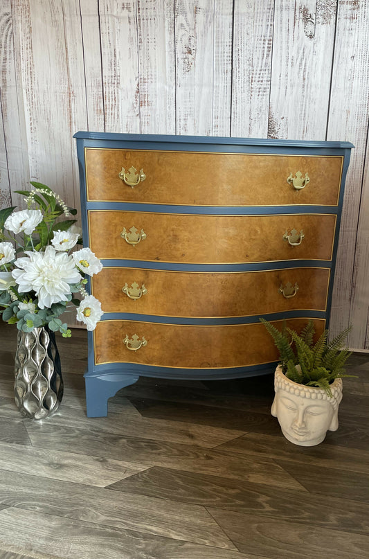 A Beautiful Bow Fronted Chest Of Drawers