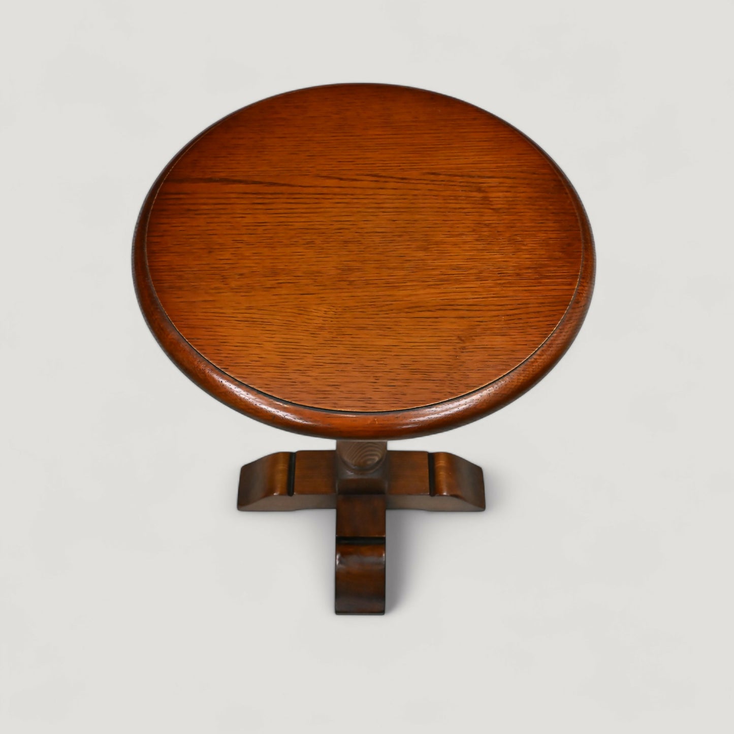 Old Charm Wine/Side Table Pedestal Tudor Brown Model 2217 VGC FREE Delivery*. SBR10751/2307E