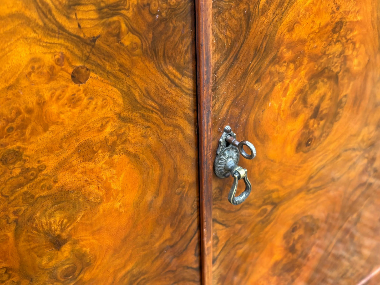 Vintage 1930's Art Deco Burr Walnut Drinks Cocktail Cabinet