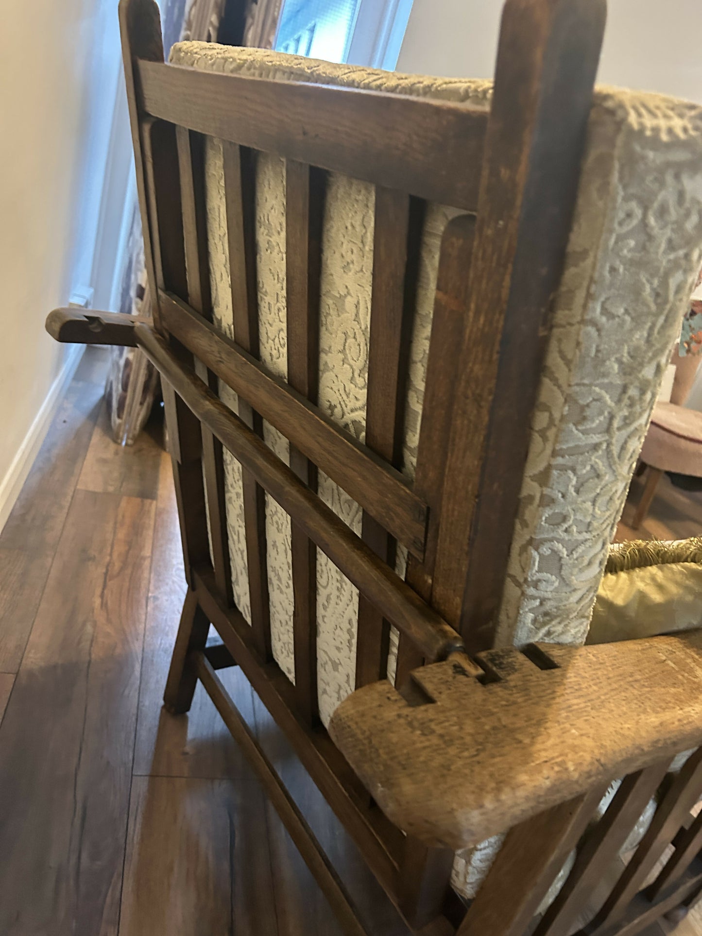 Antique 1910 Oak Reclining Gentleman’s Chair