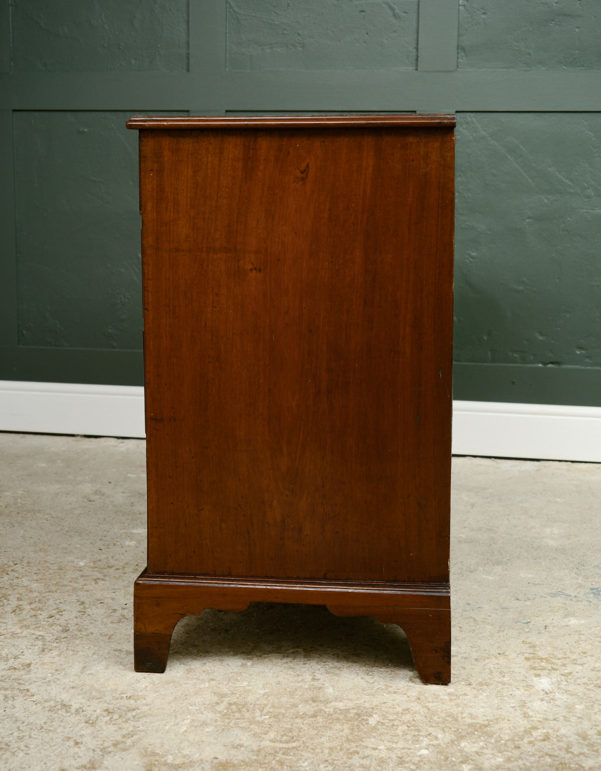 Georgian Mahogany Chest of Drawers with Bracket Feet