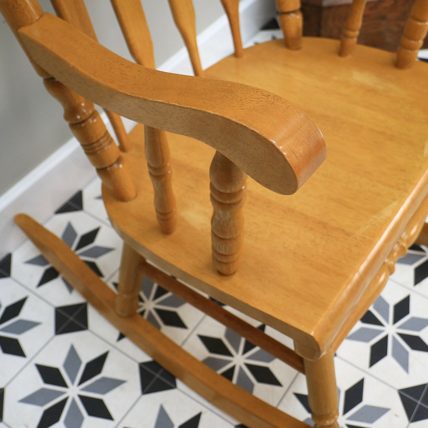 Rocking Chair Solid Wood with Exaggerated Slat Back and Turned Spindles