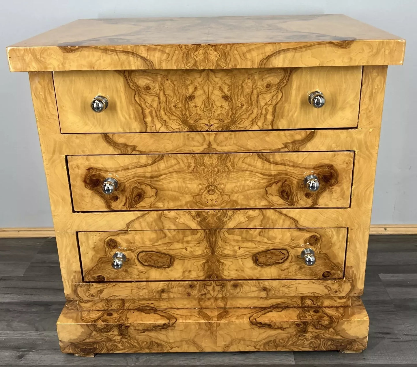 Vintage French Art Deco Burr Bedside Tables Pair | 3 Drawer Nightstands | French Design | Nickel Knobs | Elegant Veneer Finish | Lot 4233
