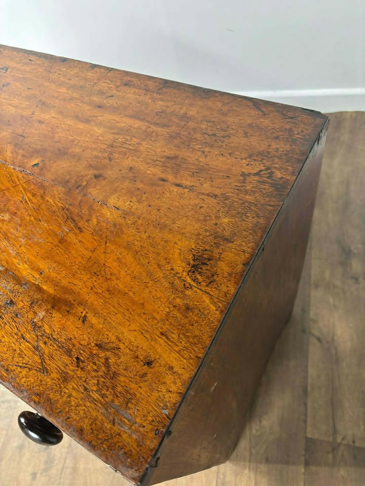 Early Victorian Mahogany Three Drawer Chest of Drawers (Short Proportions)