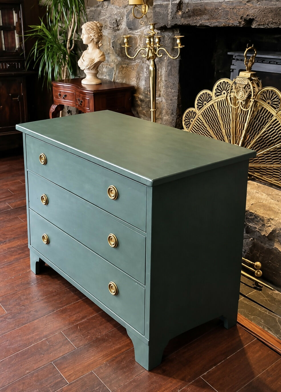Vintage Heritage Green Chest of Drawers | Gold Bee Lined Drawers & Gold