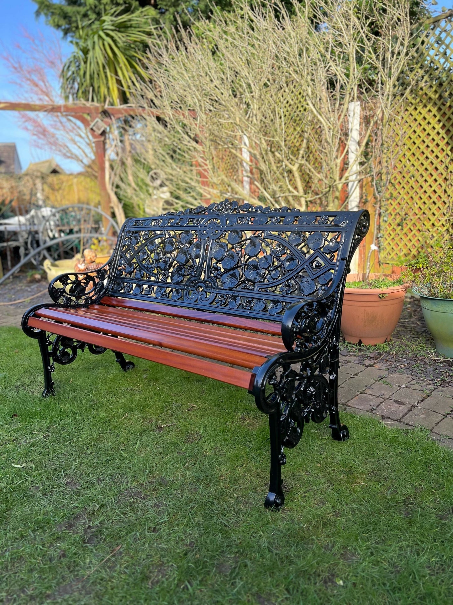 Coalbrookdale Nasturtium Garden Bench in Green with Sapele Slats