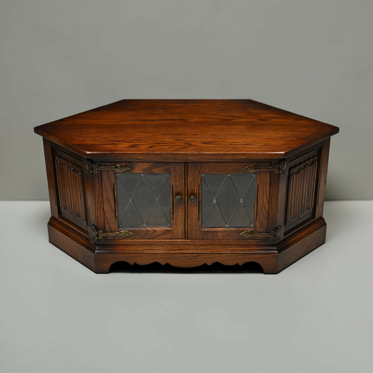 Old Charm Corner TV Stand / Video Cabinet Tudor Brown Finish FREE UK Delivery*