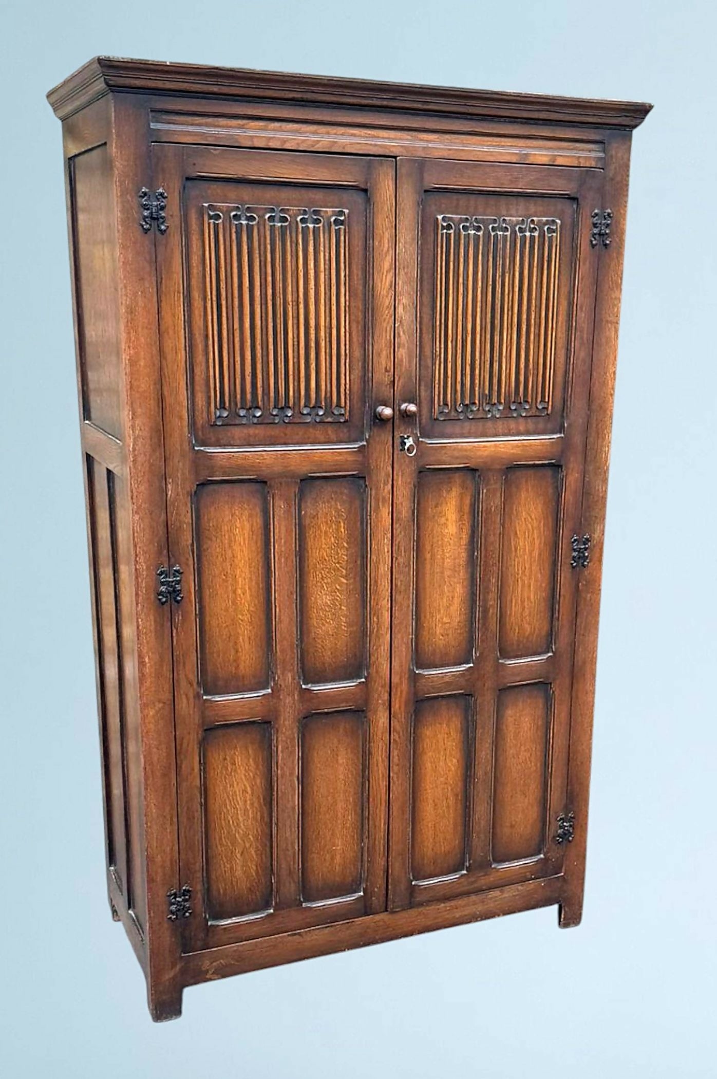 Oak Linen Fold Double Door Wardrobe