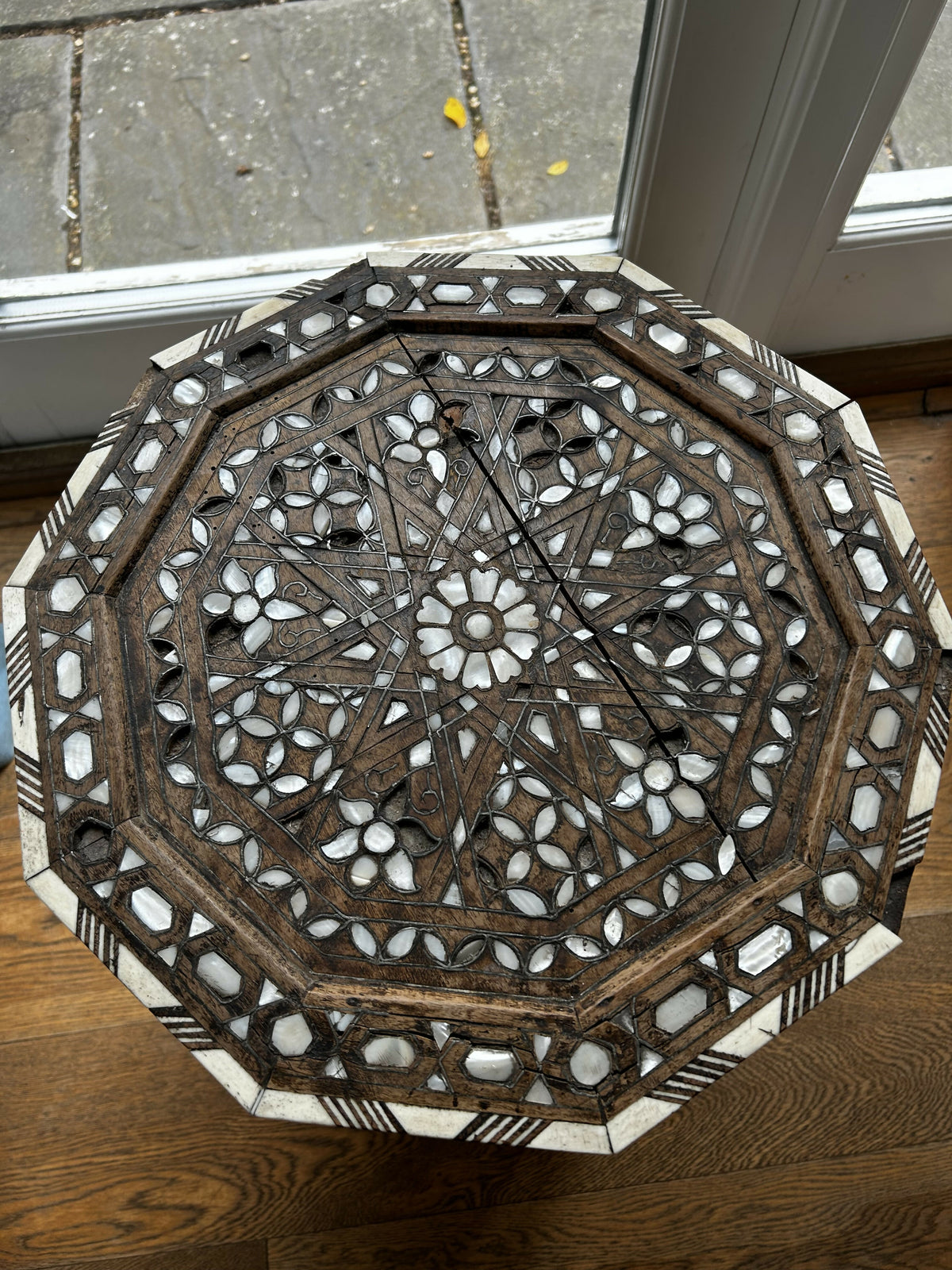 ANTIQUE SYRIAN DAMASCENE INLAID OCTAGONAL SIDE TABLE BONE MOTHER OF PEARL