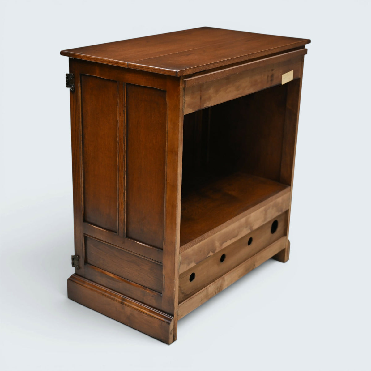 Old Charm Oak TV Video Cabinet Cupboard Tudor Brown Model 1962 FREE UK Delivery
