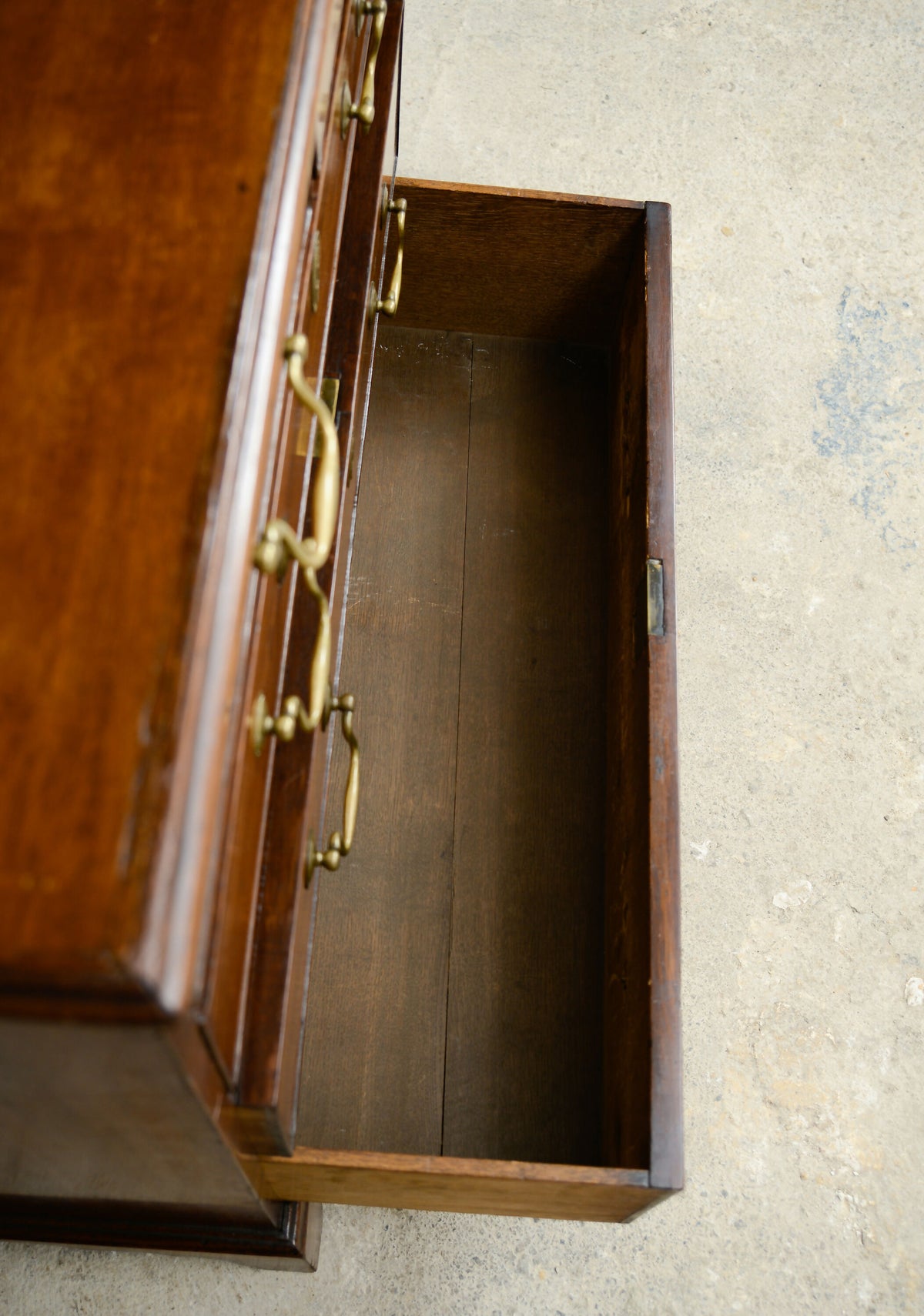 Georgian Mahogany Chest of Drawers with Bracket Feet