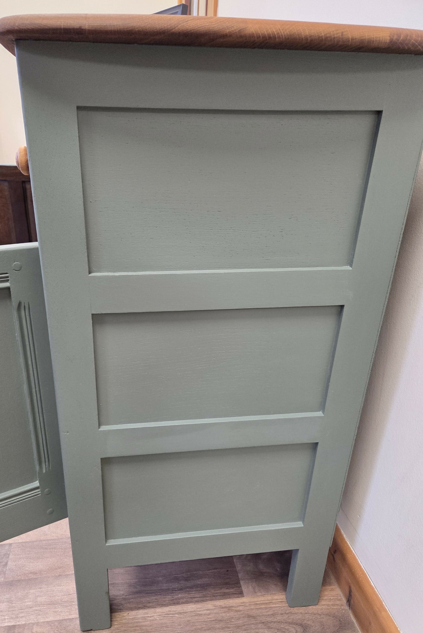 Ercol classic sideboard/buffet/dresser