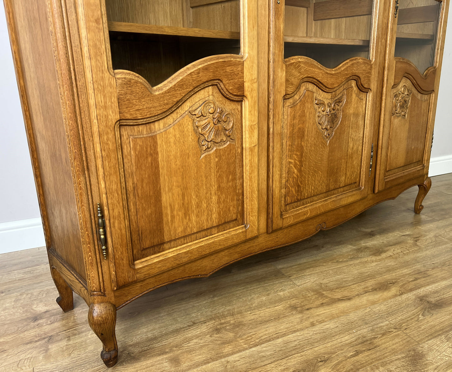 Bookcase Vintage French Louis XVI Oak Display Cabinet Carved Sideboard LOT 6313
