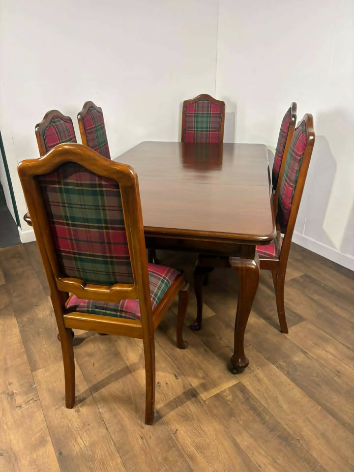 Edwardian Mahogany Wind Out Table Dining Suite