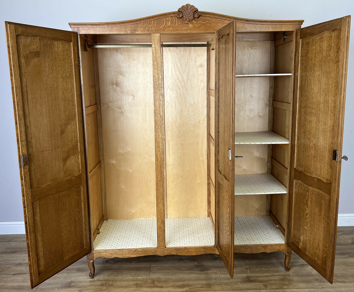 Wardrobe Vintage French Louis Oak Triple Door Carved Armoire Cabinet LOT 6535