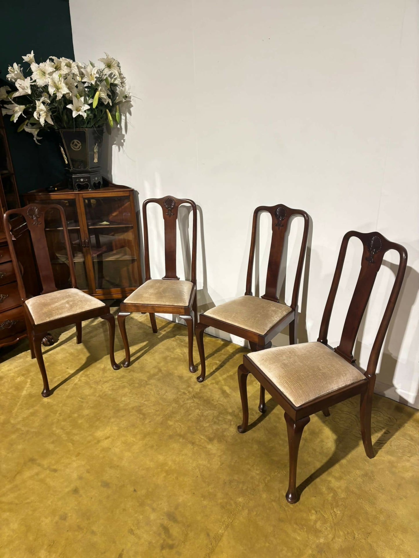 Set Of Four Mahogany Queen Anne Style Dining Chairs9