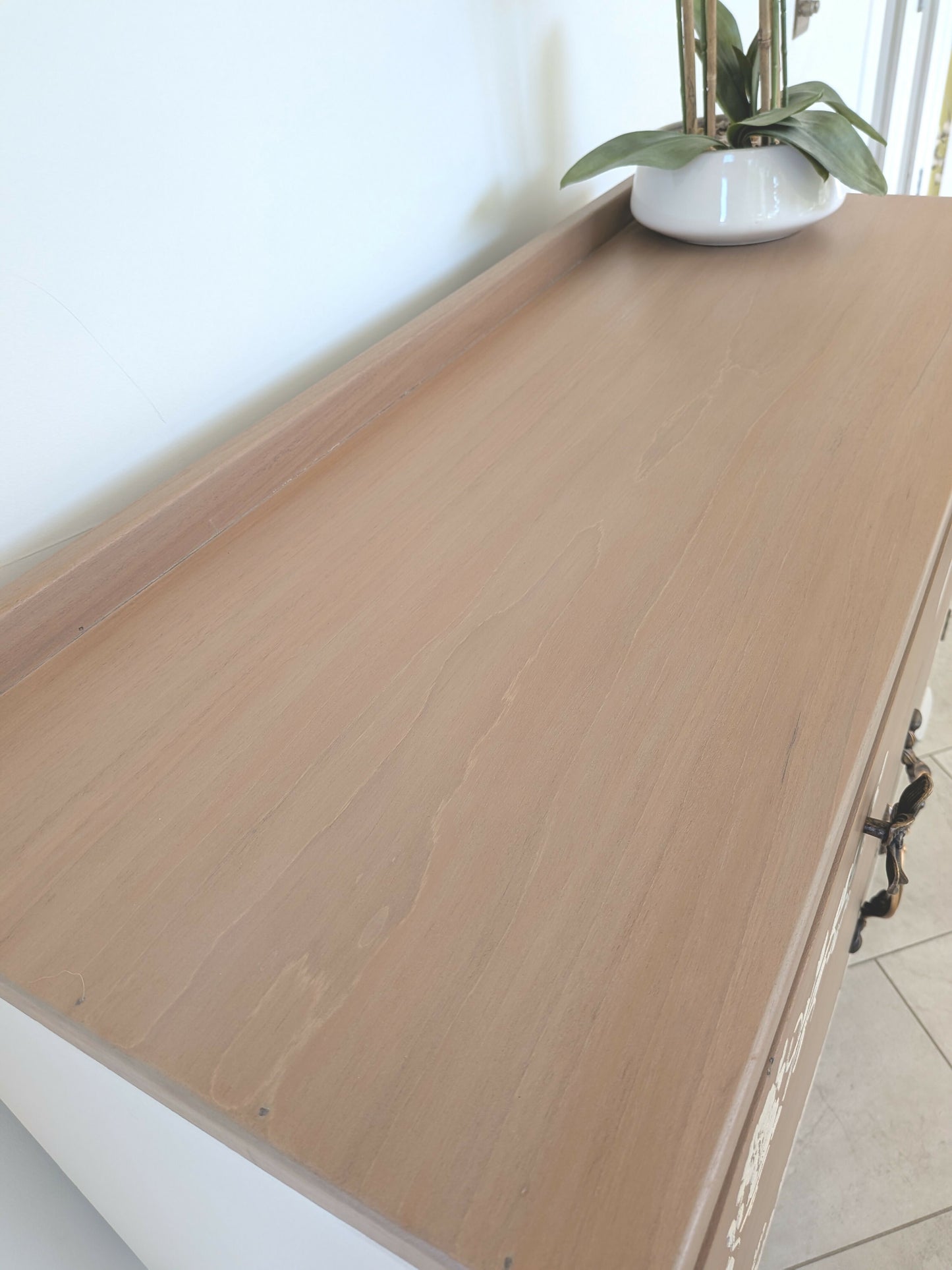 Elegant Vintage Taupe Cabinet Sideboard with Queen Anne Legs