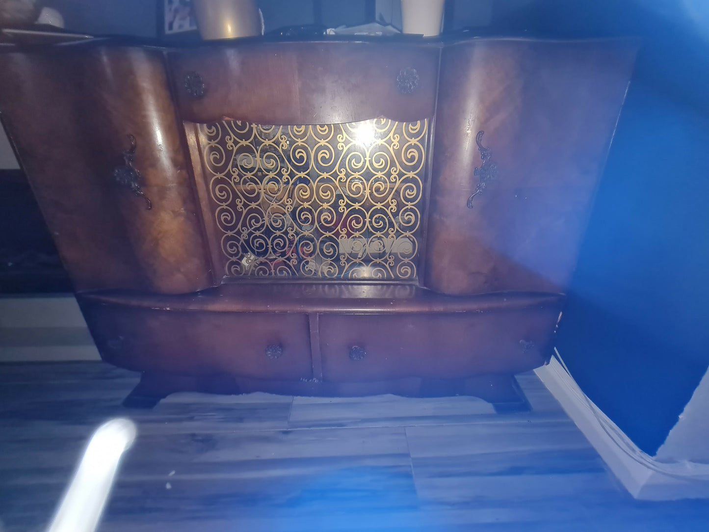 Cocktail dresser