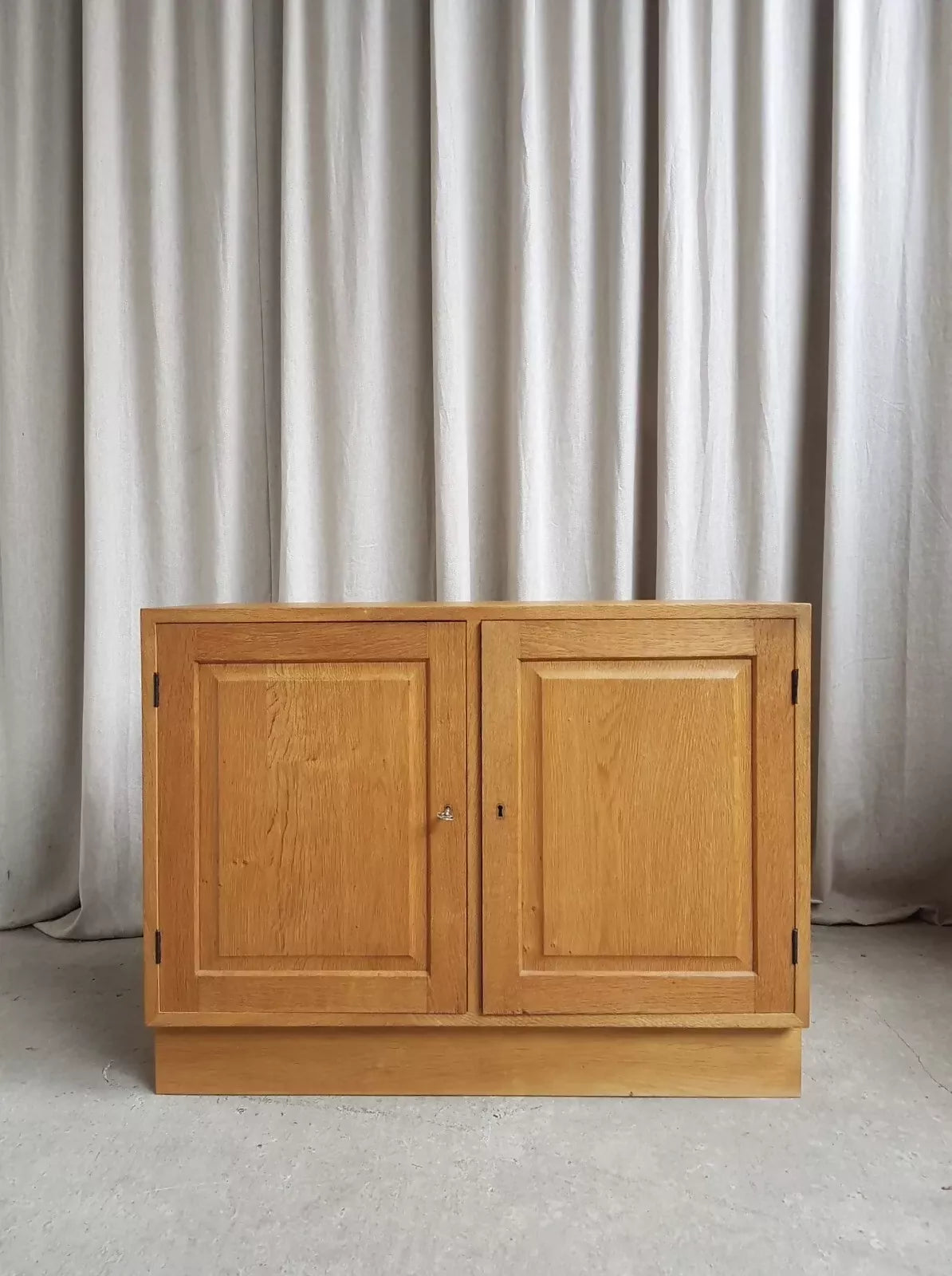 Vintage Mid Century Danish Oak Compact Sideboard Media Cabinet Scahdi Retro R516