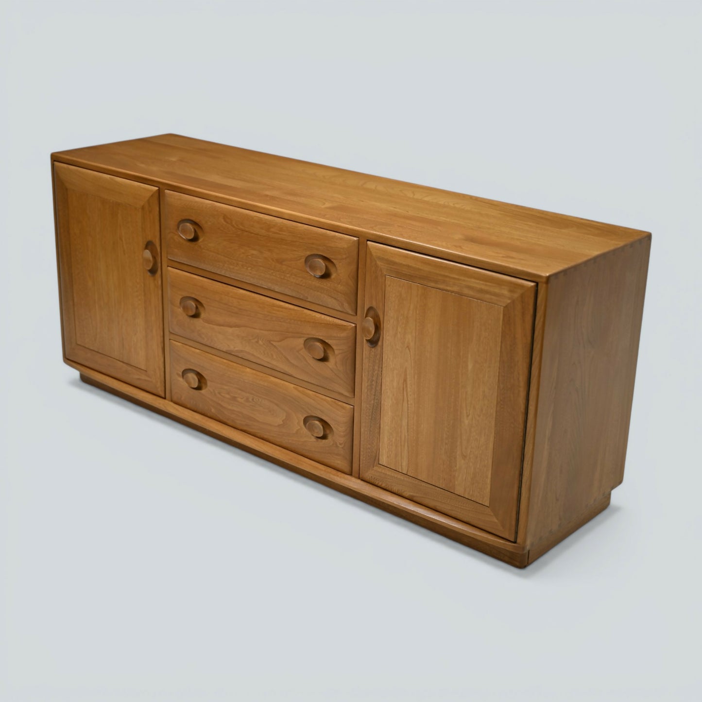 Ercol Windsor Sideboard Model Number 1072 Light Finish Vintage FREE UK Delivery*