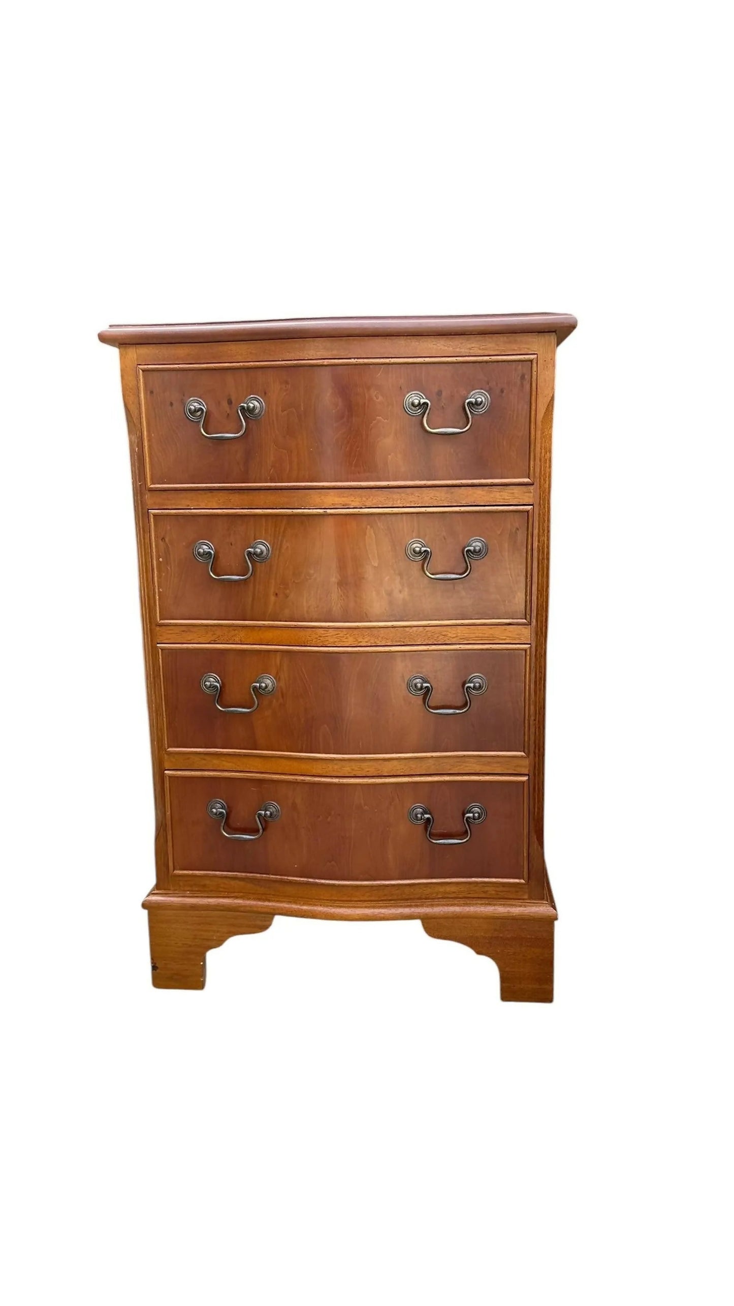 Vintage Georgian style chest of drawers / bedside table