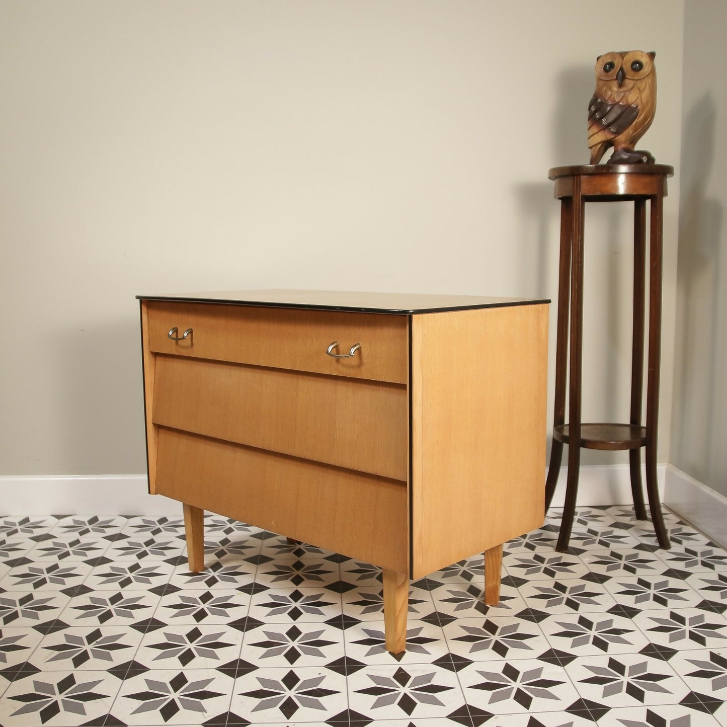 Vintage retro chest of drawers Avalon Yatton Oak faced Mid Century Retro