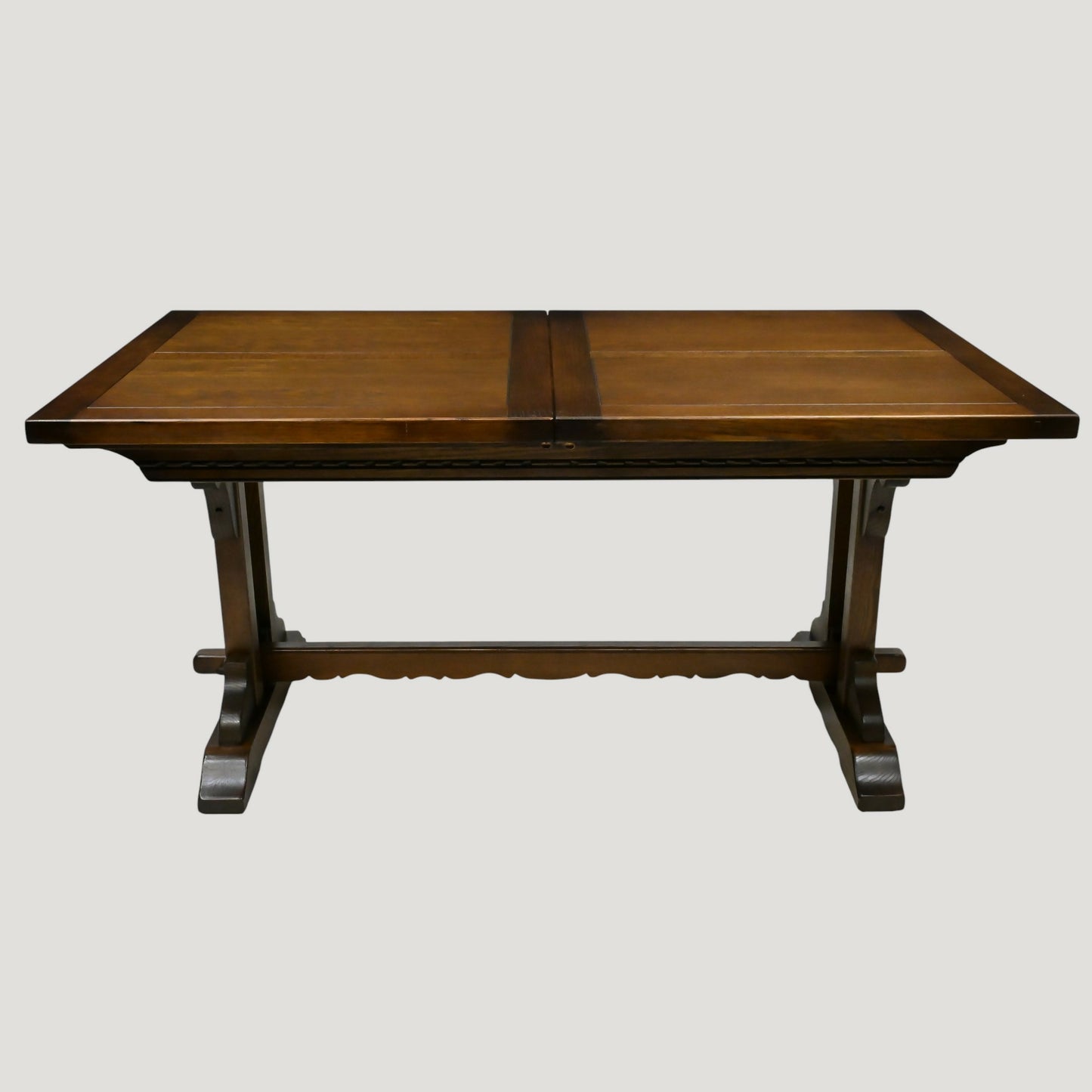 Old Charm Richmond Oak Extending Dining Table Light Oak Finish FREE UK Delivery. SBR10889/0209E