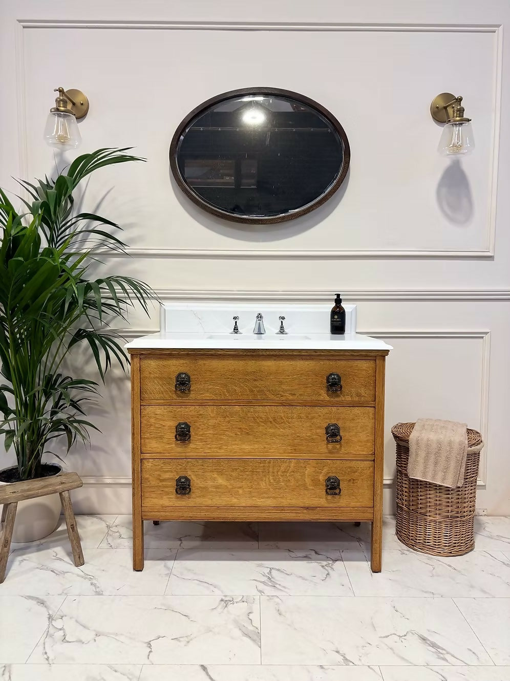 Traditional Wooden Bathroom Vintage Vanity Unit - Elizabeth I
