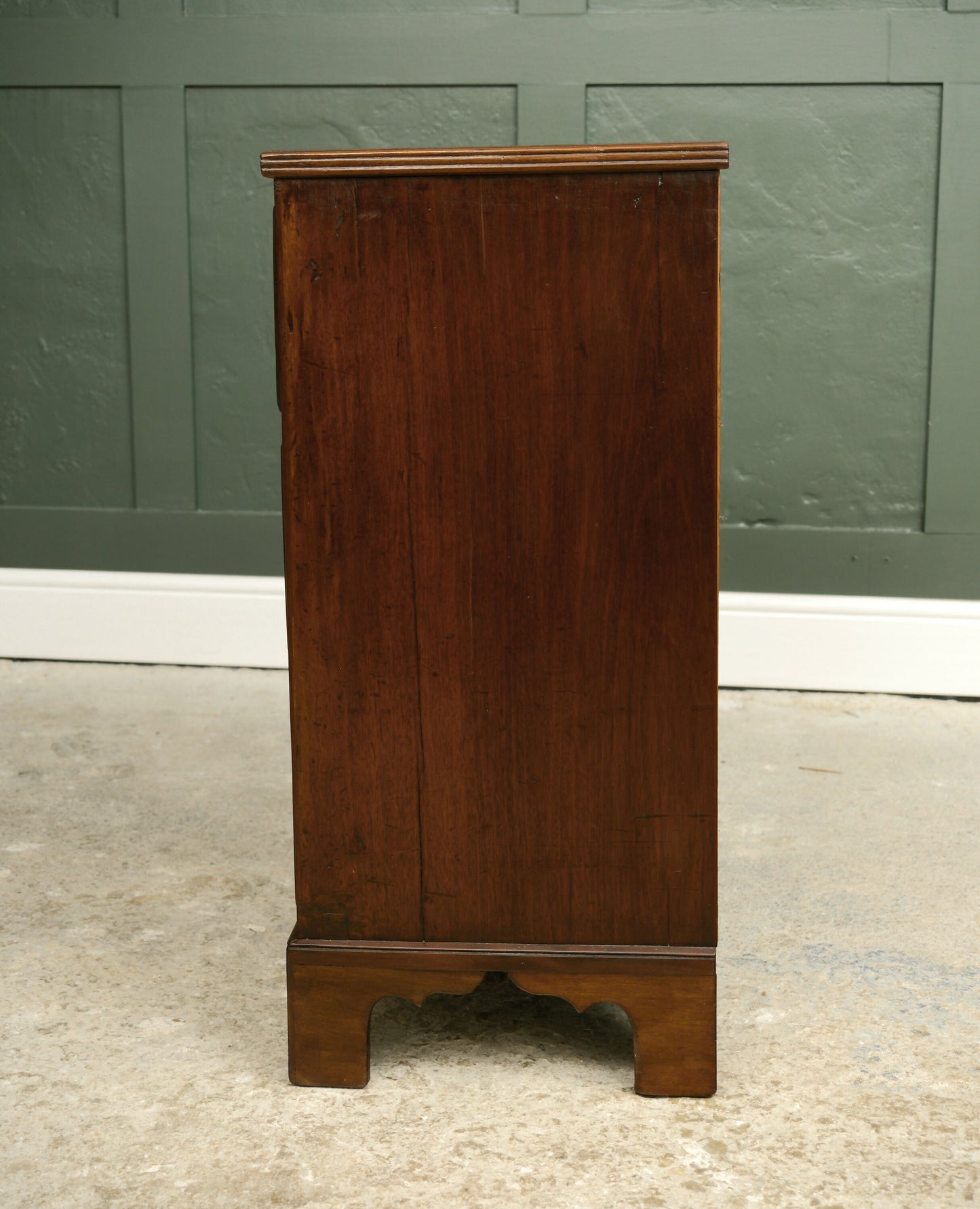 Small Georgian Mahogany Chest of Drawers with Bracket Feet