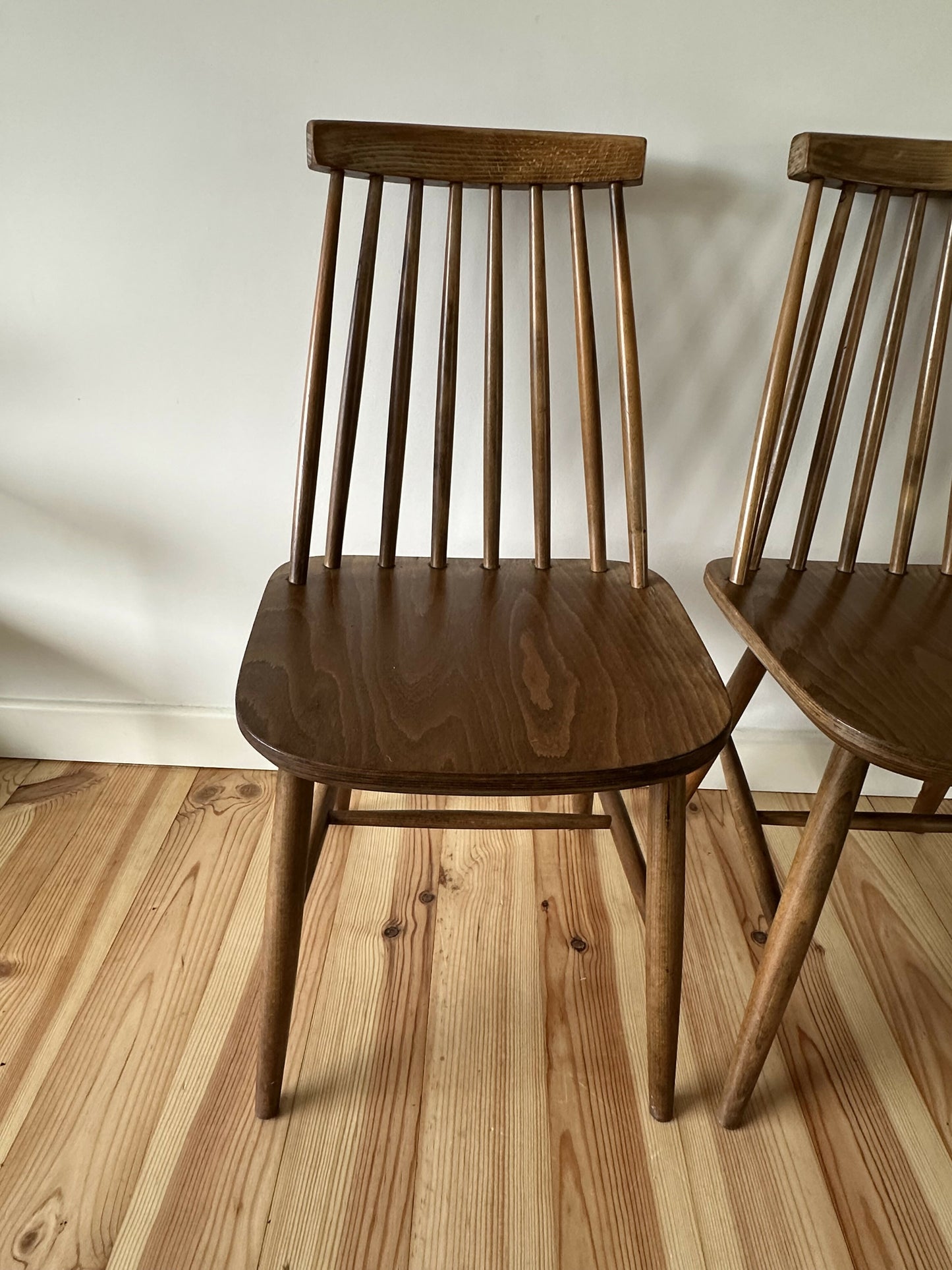 Vintage Set of 4 Mid Century Ercol Style Dining Chairs Stick Back Elm Chairs