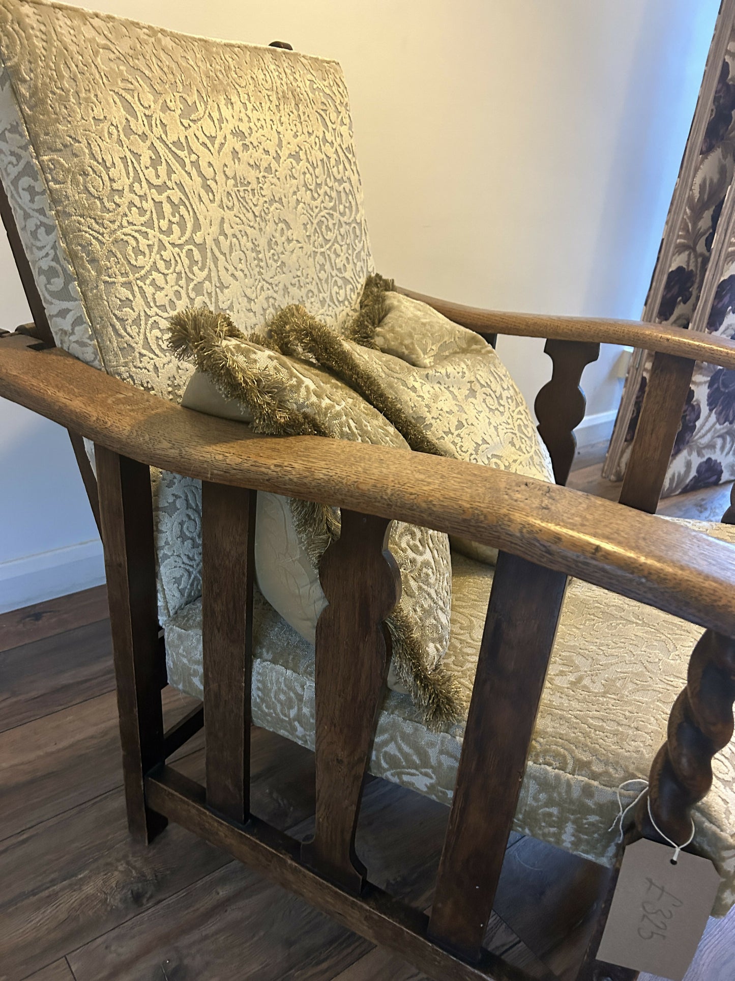 Antique 1910 Oak Reclining Gentleman’s Chair