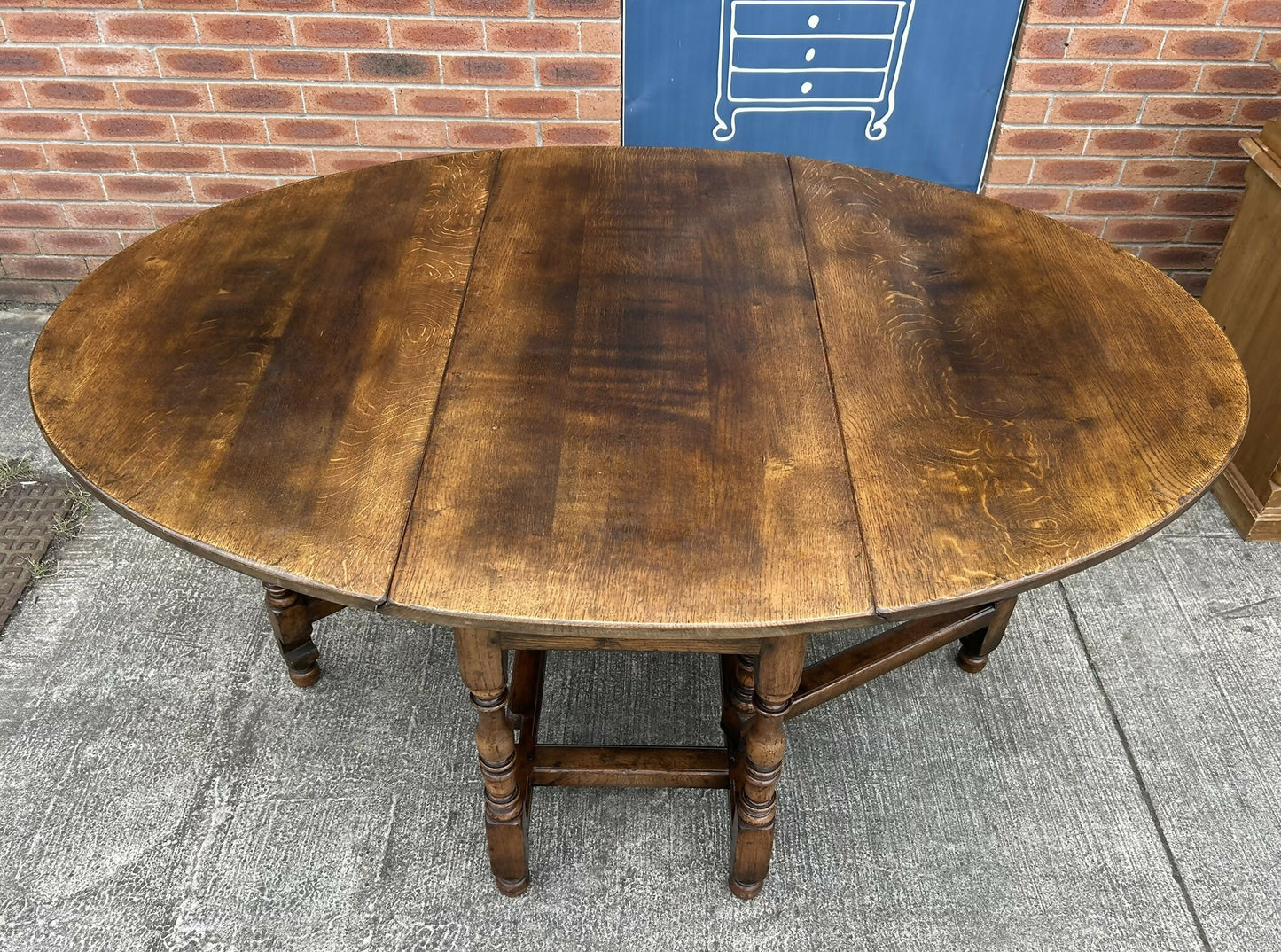 Titchmarsh & Goodwin Antique Style Oak Dropleaf Gateleg Dining Table Rl 42