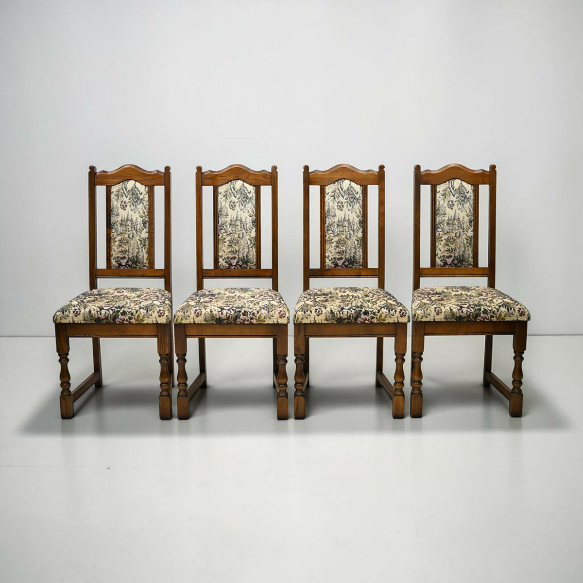 4 Old Charm Lancaster Dining Chairs Light Oak Finish FREE UK Delivery*