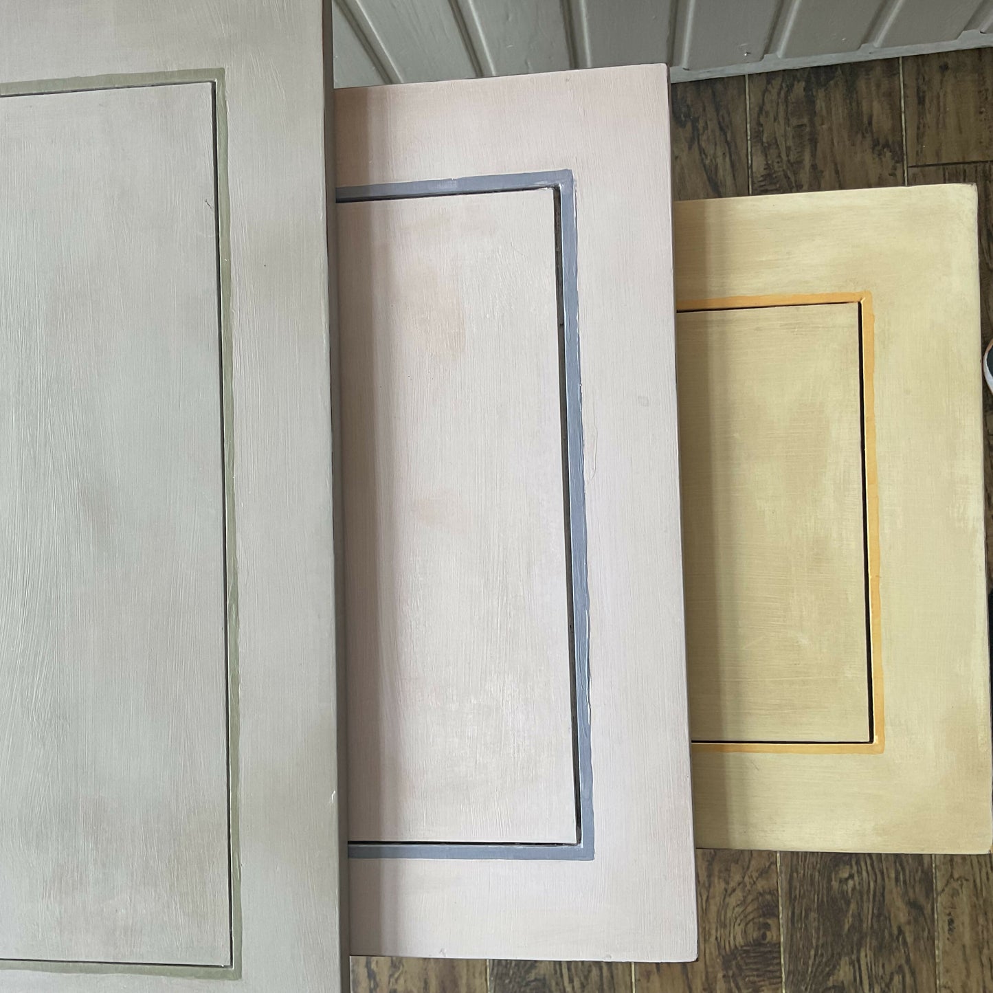 Set of three nesting tables
