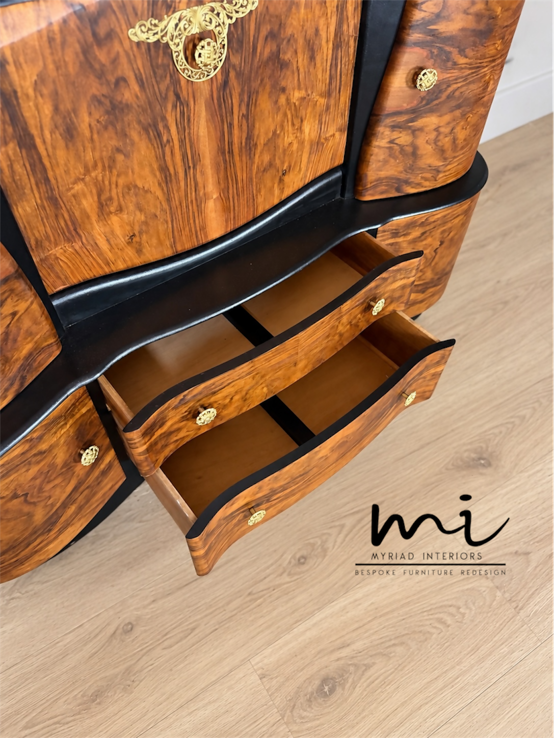 Refurbished Art Deco Burr Walnut Cocktail Cabinet Gold & Black Fan Design, Vintage Bar, Drinks Cabinet, sideboard, 1930s Style, statement