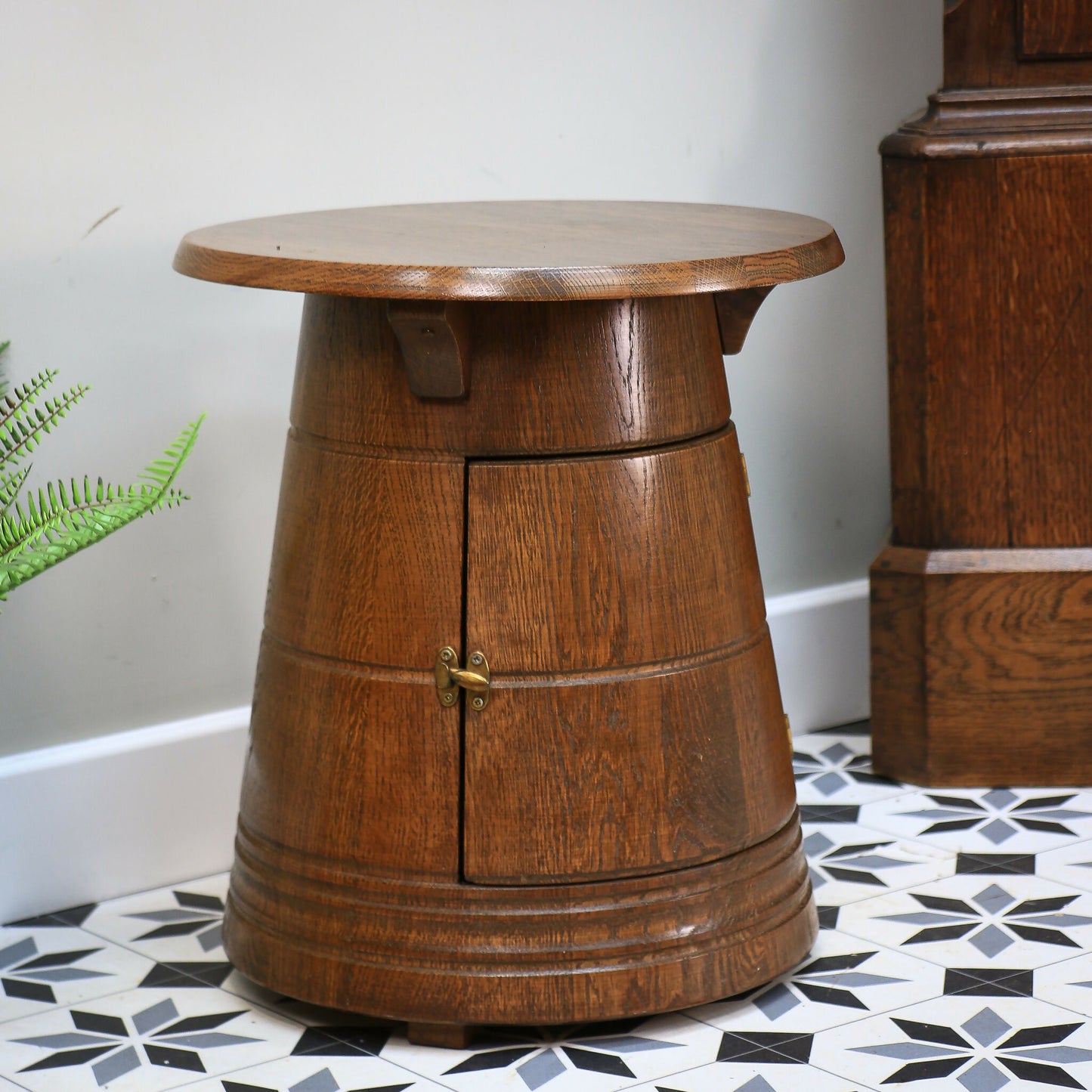 Oak Barrell Style Occasion Table Side Table with Cupboard