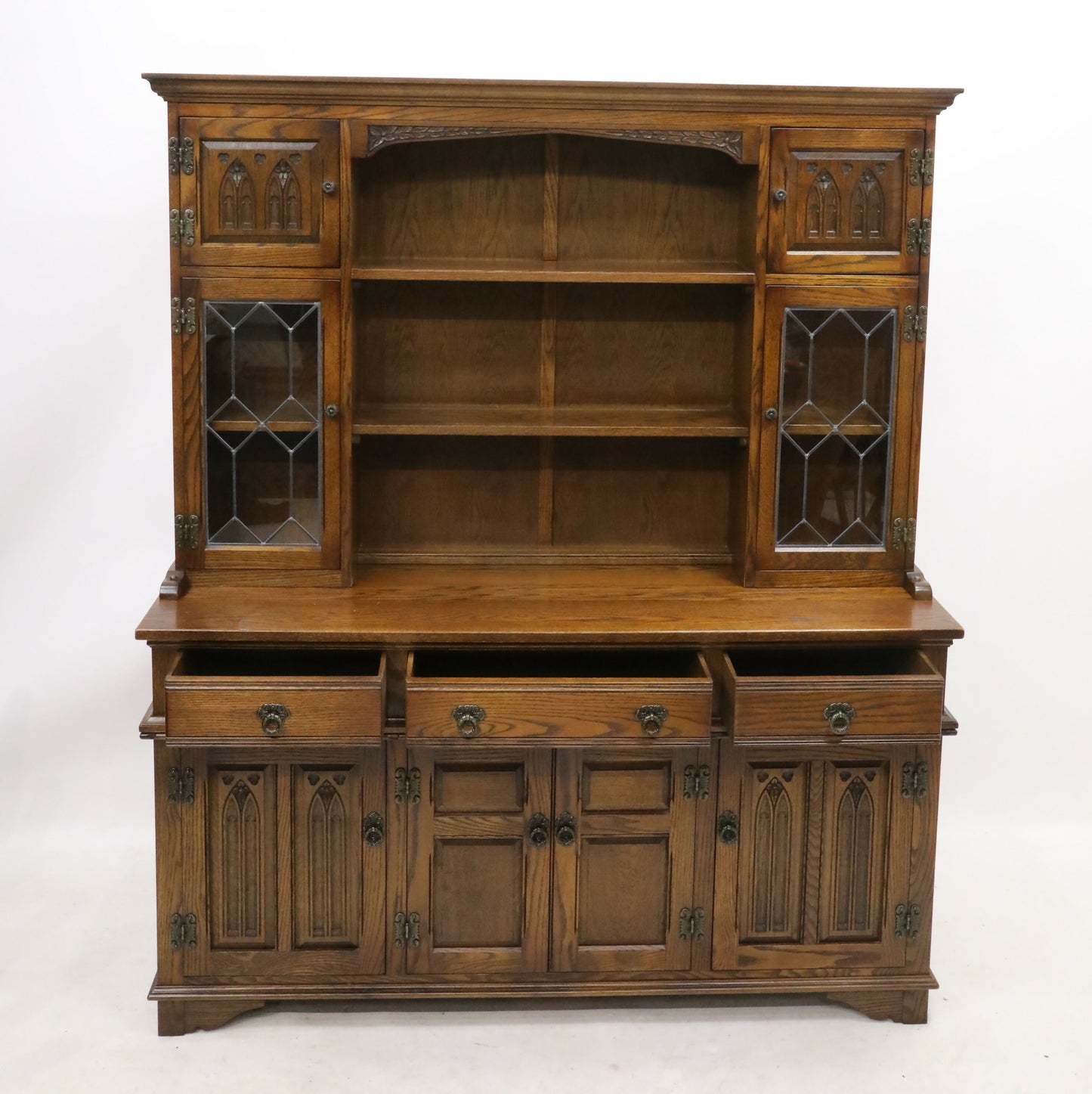 Old Charm Warwick Oak Dresser In Light Oak Finish Tudor Style FREE UK Delivery. SBR8897/1303D