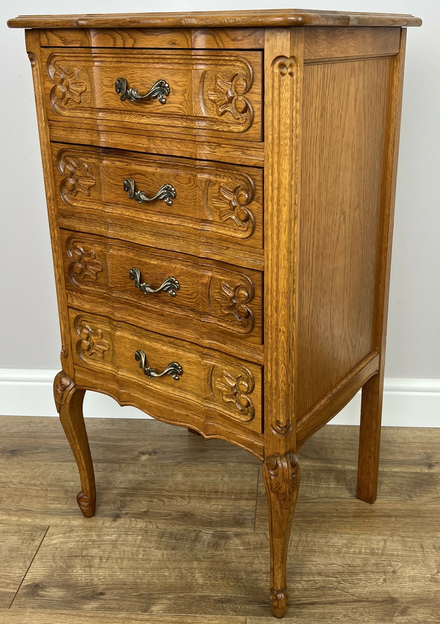 Chest of Drawers Vintage French Louis Oak 4 Drawers Carved Cabinet LOT 6231