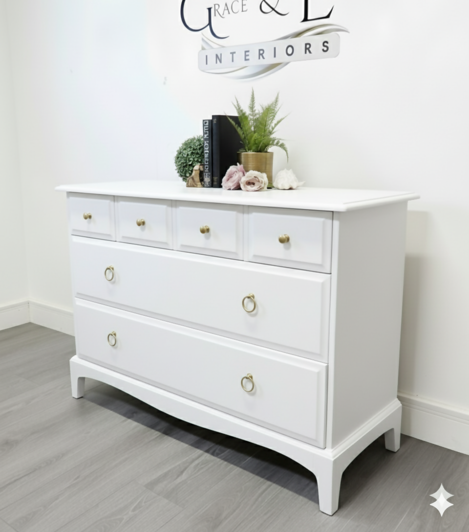 Stag minstrel chest of drawers in white