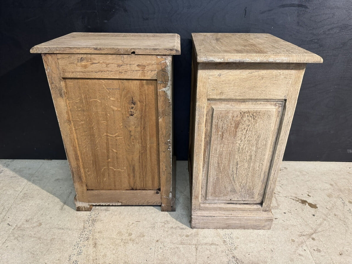 Quality Pair Oak Bedside Cupboards