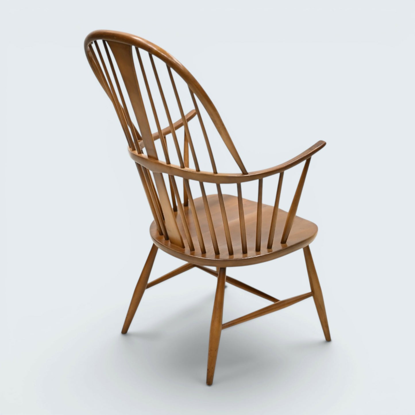 An Ercol Chairmakers Chair Windsor Bow Back Golden Dawn Model 472 FREE Delivery*