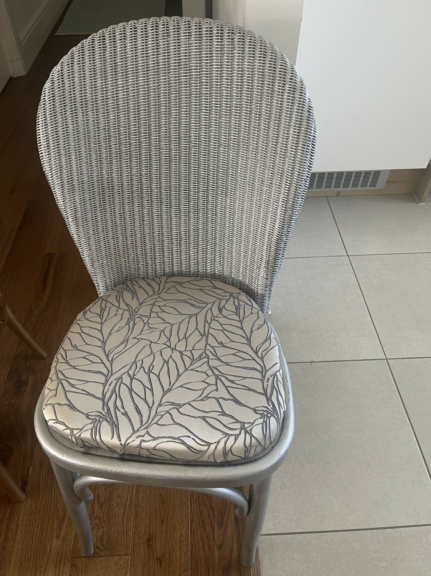 Dining room chairs. Lloyd loom any colour any material. Just message. See sample