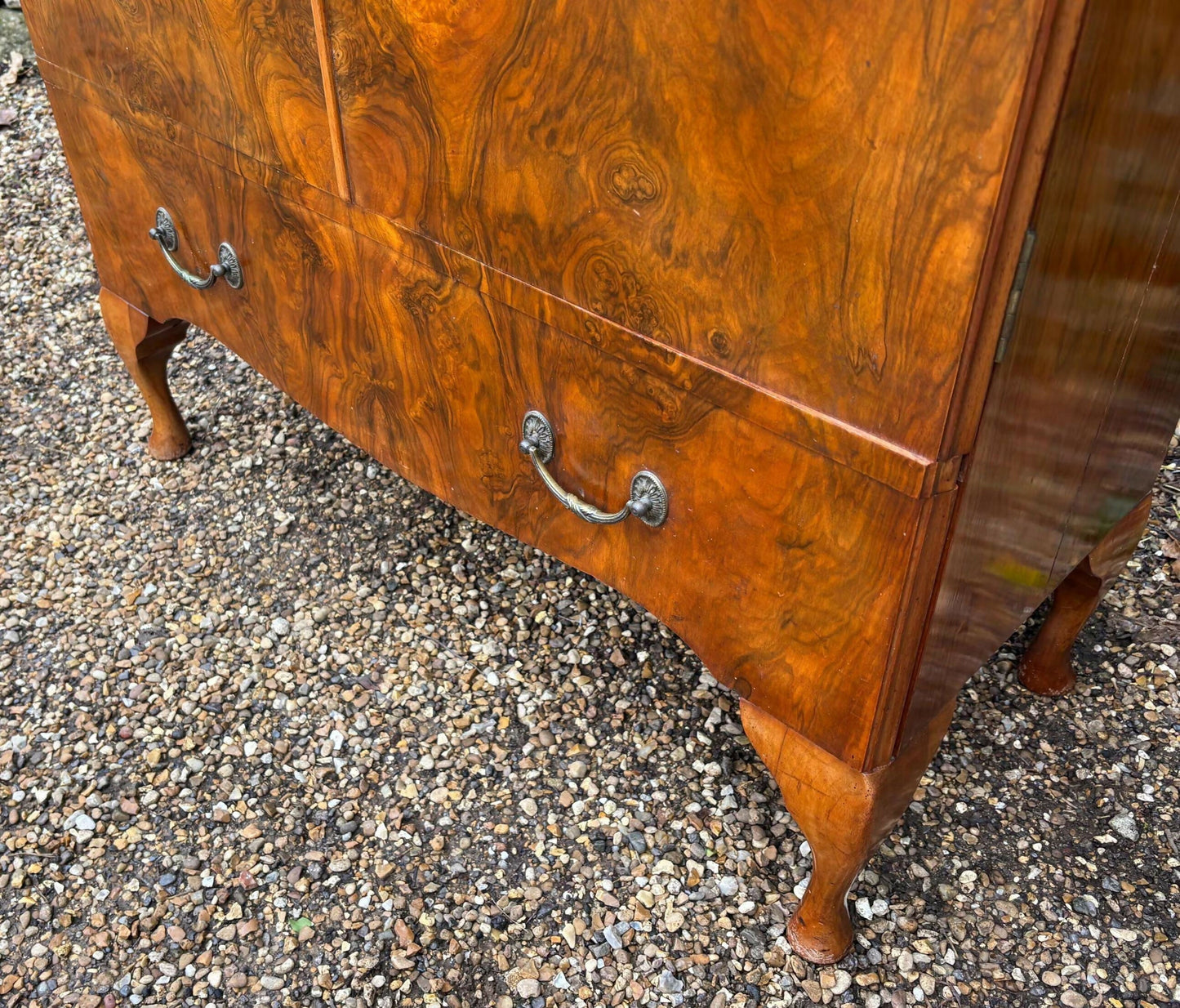 Vintage 1930's Art Deco Burr Walnut Drinks Cocktail Cabinet