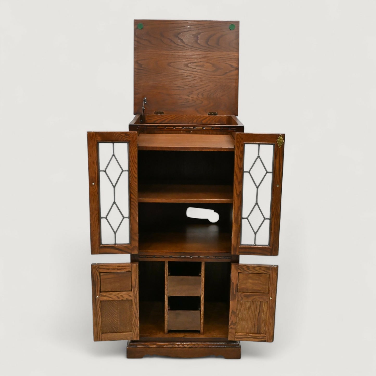 Old Charm Hi Fi/Record Cabinet 2 Adjustable Shelves Tudor Brown FREE UK Delivery. SBR10875/2908E