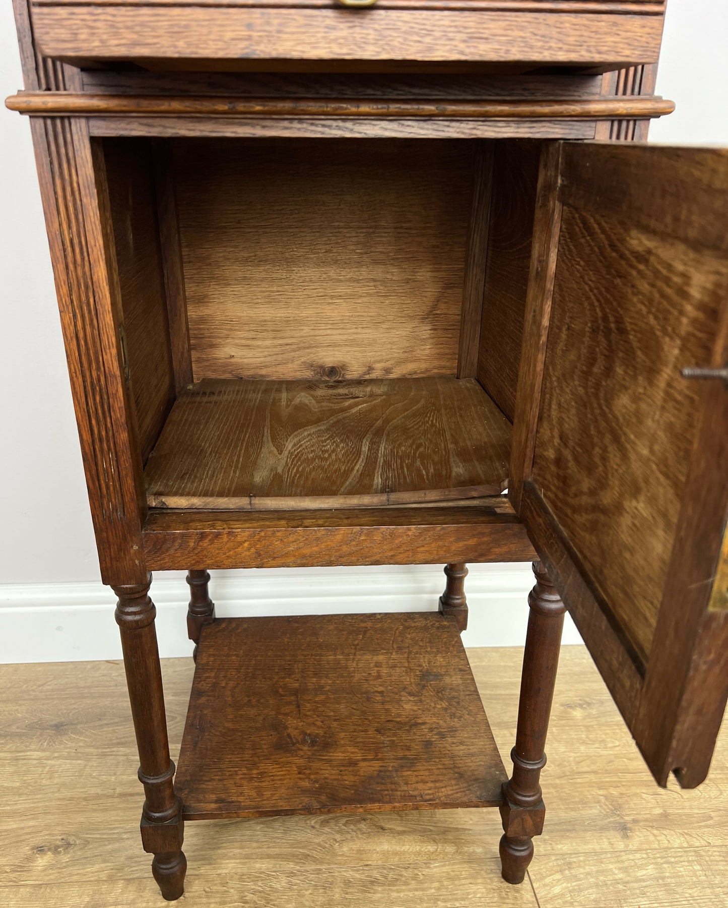 Bedside Table Antique French Style Oak Cabinet Carved Nightstand LOT 6393