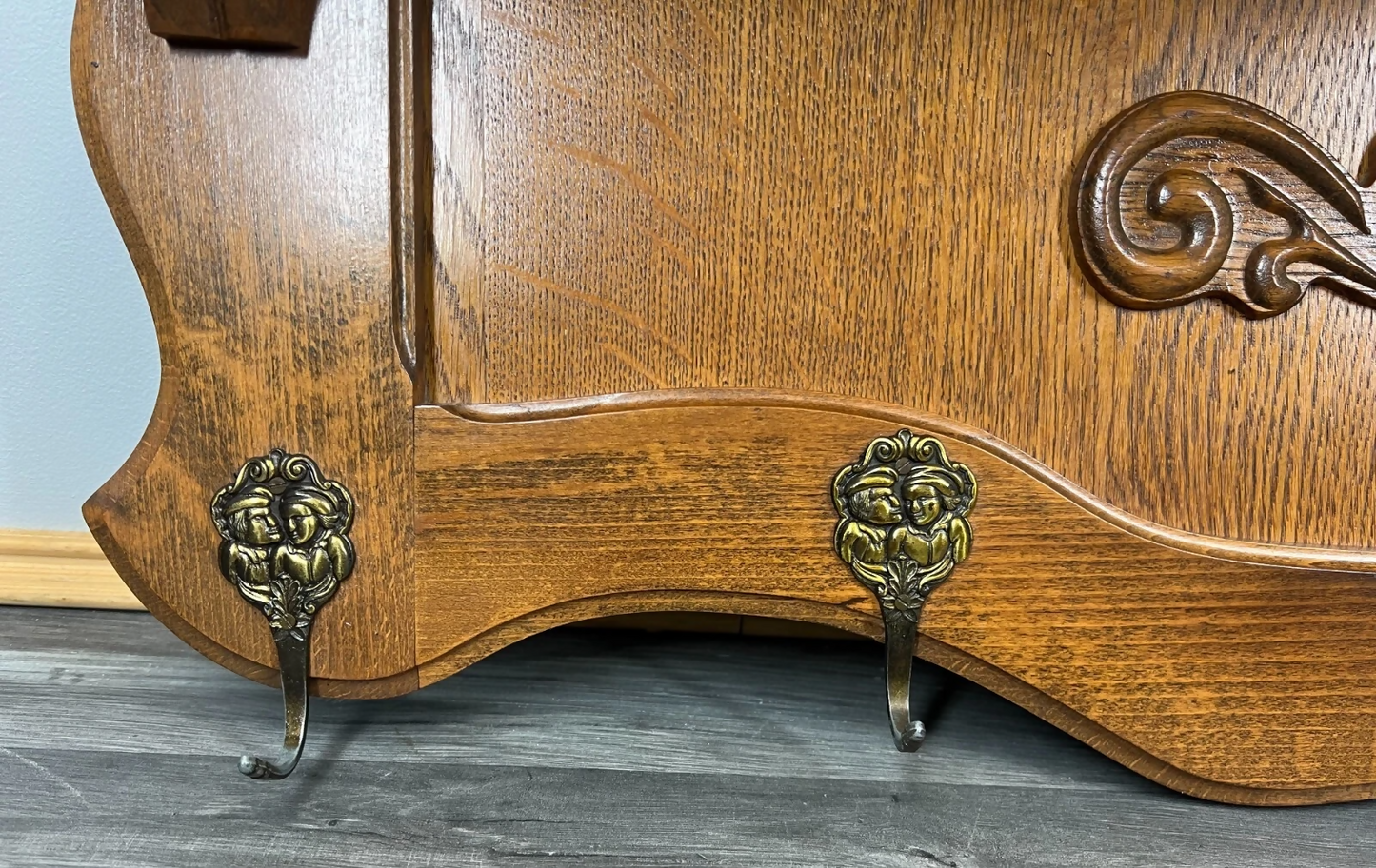 Coat Rack Antique French Oak Carved Wall Coat Hanger 5 Brass Hooks LOT 3506