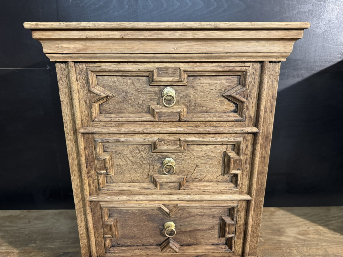 Quality Pair Oak Bedside Chests